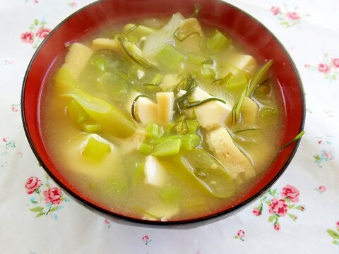 おかひじきといろいろ野菜の豆腐の味噌汁